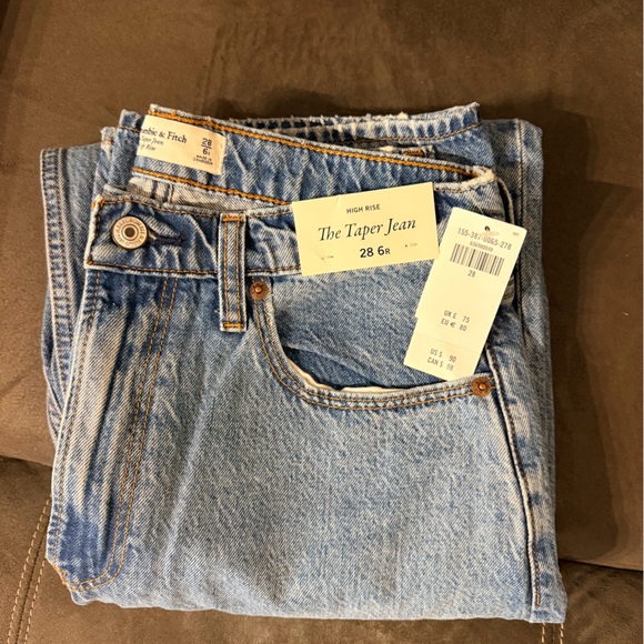 Abercrombie High Rise Taper Jean NWT - Picture 6 of 8
